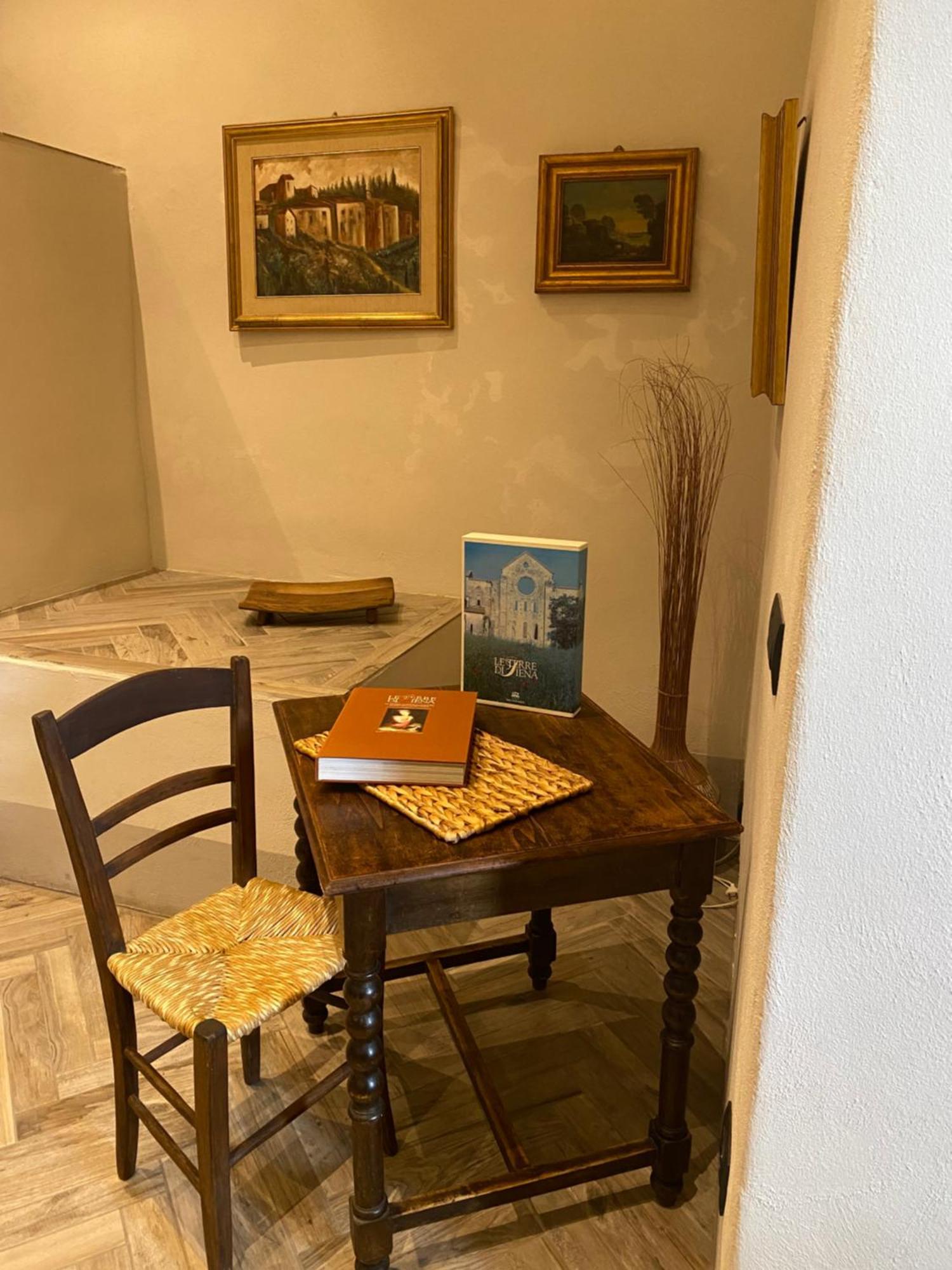 Loft Vicolo Di Vallepiatta 2 Min Piazza Del Campo Con Parcheggio Appartamento